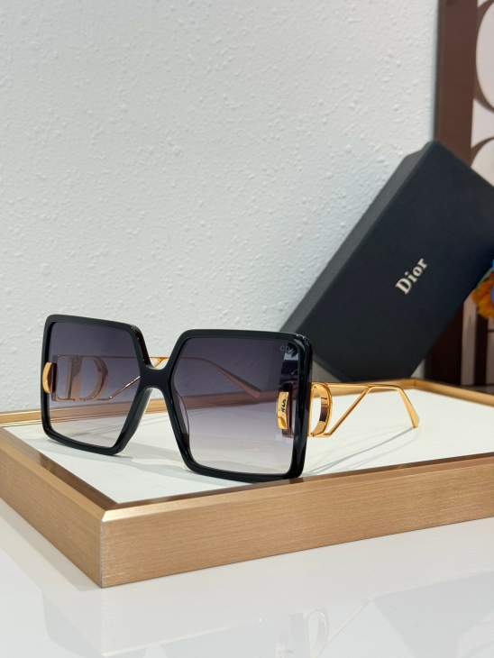 Picture of Dior Sunglasses _SKUfw80443878fw